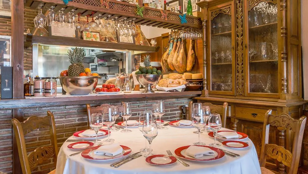 Hostal El Puerto Caleta De Velez 2*,