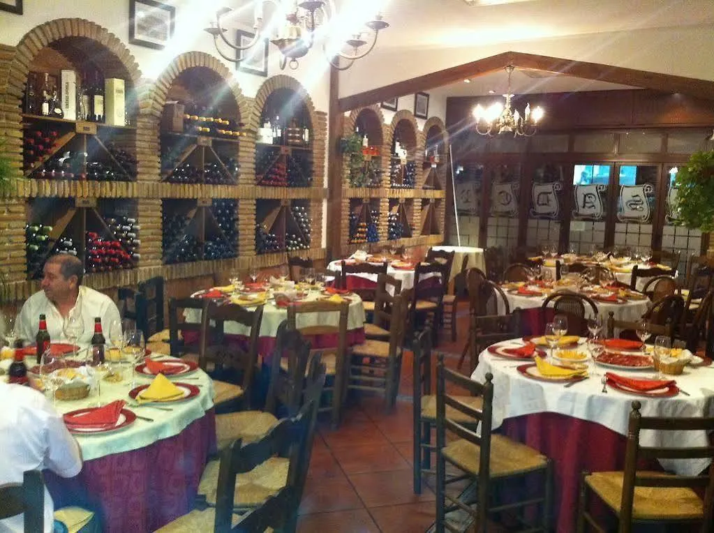 Hostal El Puerto Caleta De Velez 2*,